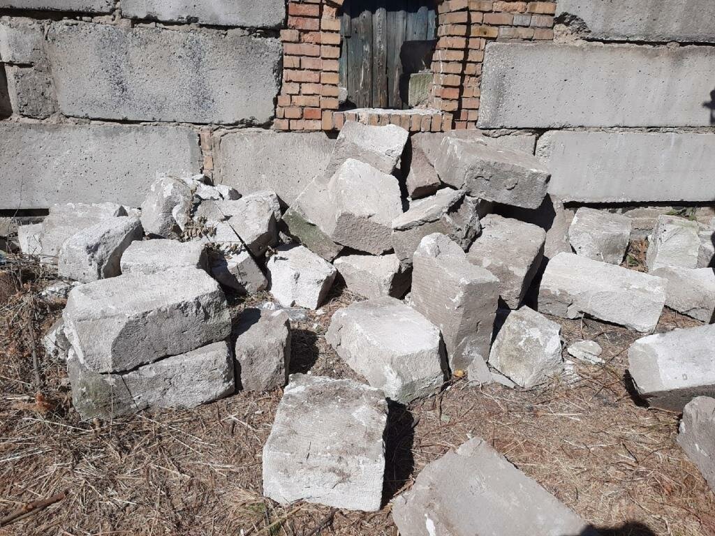 бу кирпич, отход гранитного камня, бутовый камень, природный камень, камень плитняк