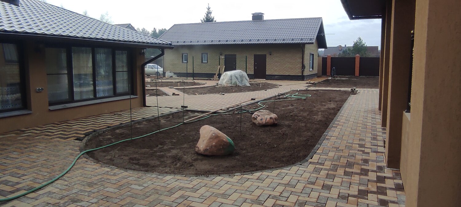 тротуарная плитка в частном доме, тротуарная плитка, укладка тротуарной плитки, укладка брусчатки, укладка брусчатки ижевск