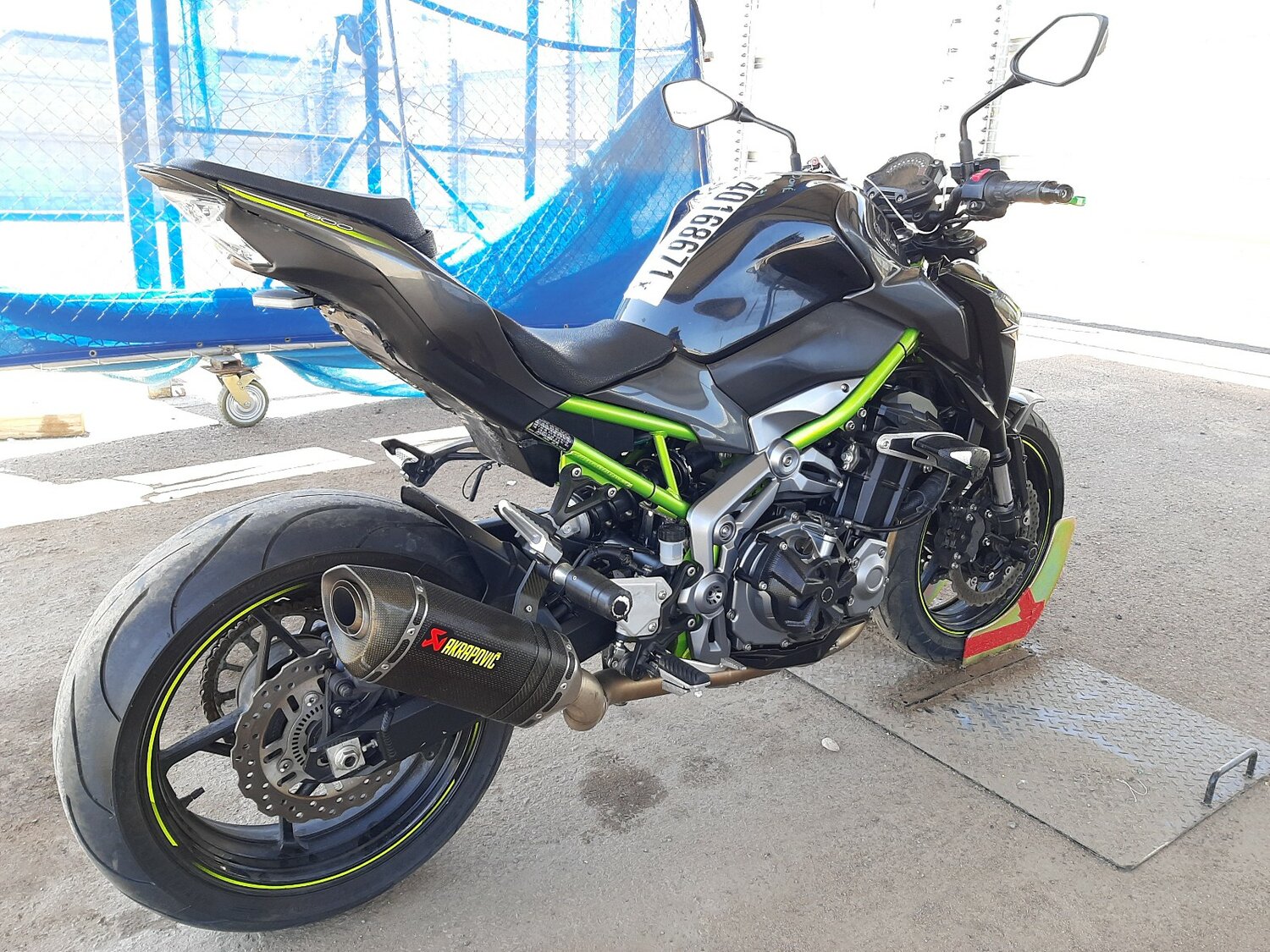 kawasaki z900 performance, kawasaki z900 2018, кавасаки z900 2021, серый кавасаки z900, кавасаки z900 2020