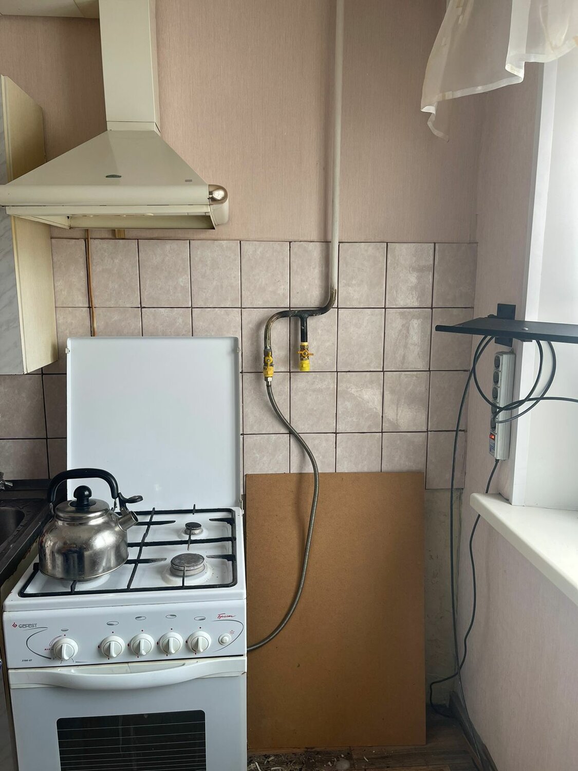 квартира, однокомнатная квартира, газ в квартире, газовые приборы, газовая плита и газовая колонка