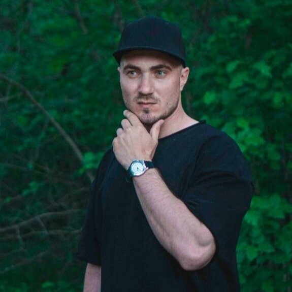 Денис Тарасов