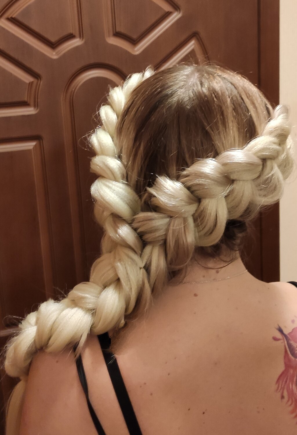 плетение кос, косичка, красивая коса колосок, прическа для праздника на длинные волосы косы, коса колосок набок