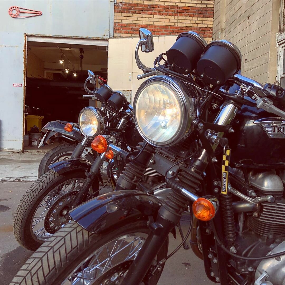 реплика kawasaki w800, мотоцикл, triumph thruxton, мотоциклы в стиле ретро, triumph bonneville приборная