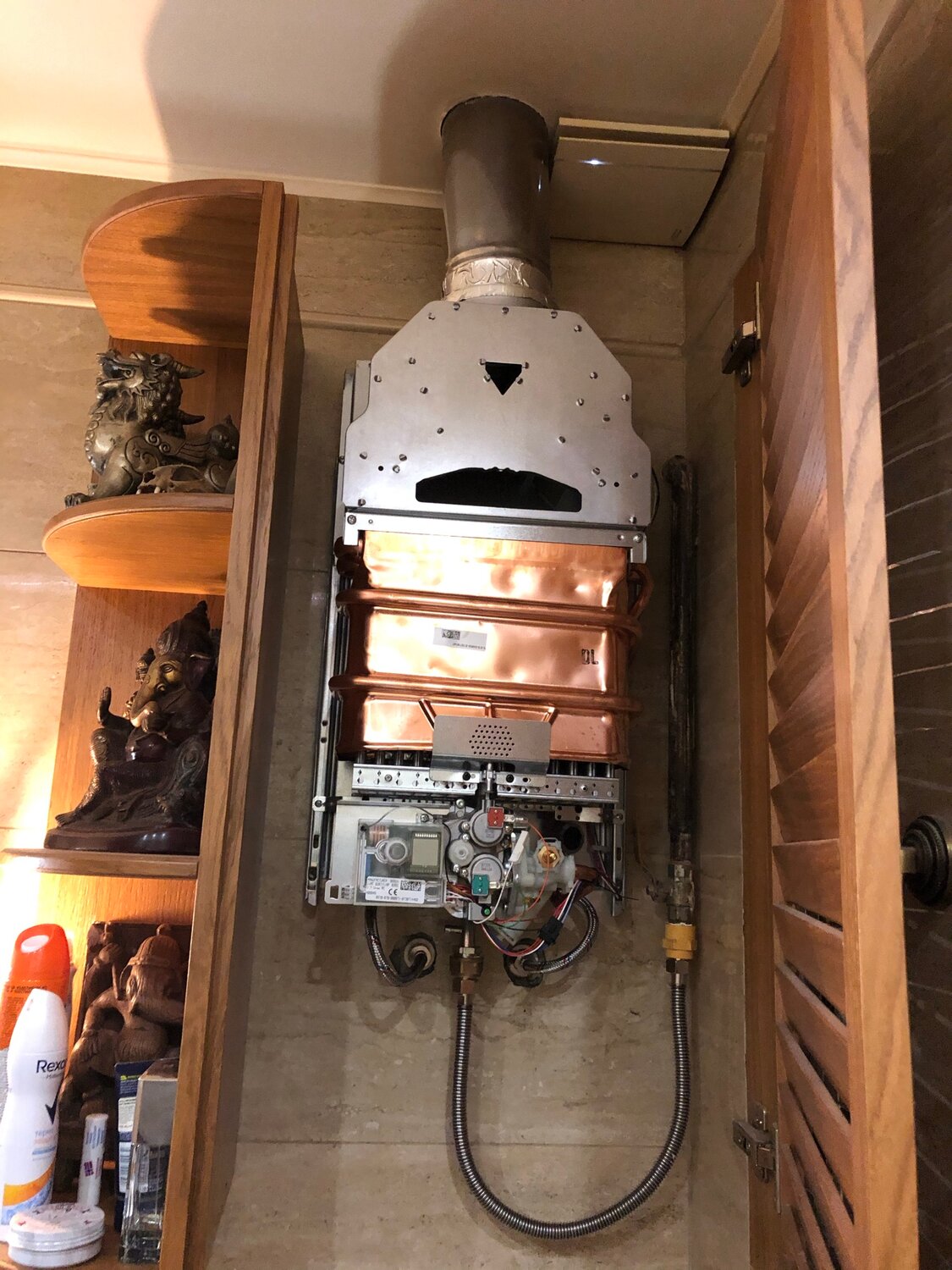 газовая колонка, junkers power control газовая колонка, юнкерс 10 газовая колонка, газовая колонка aeg регулятор напора, газовая колонка нева 5013