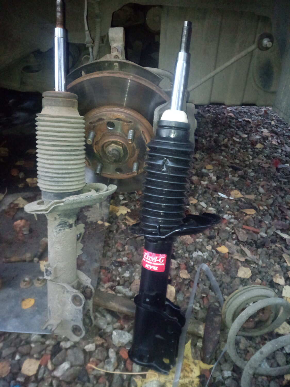 задние стойки амортизатора хендай солярис 2011, передние стойки фиат альбеа 1.4, амортизатор передний lynx i30, nissan primera р11 замена стоек, амортизатор передний киа сид 2010