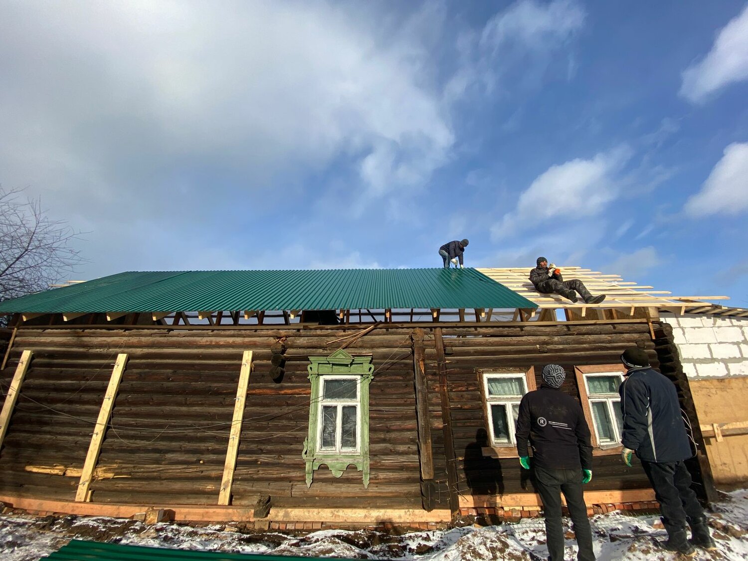 дом деревянный, крыша, крыша дома, кровля, дом в деревне