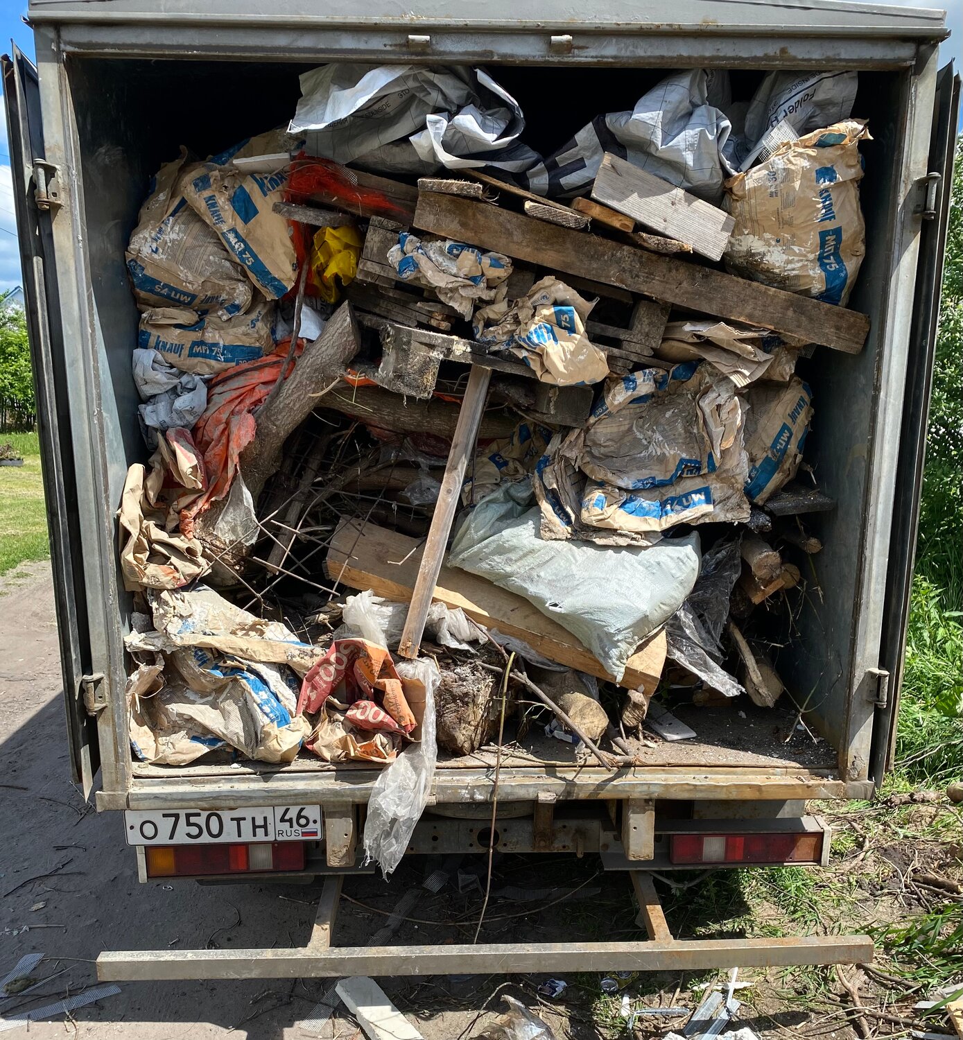 вывоз мусора, вывоз мусора контейнер газель, мусор, вывоз строительного мусора, вывоз мусора газель