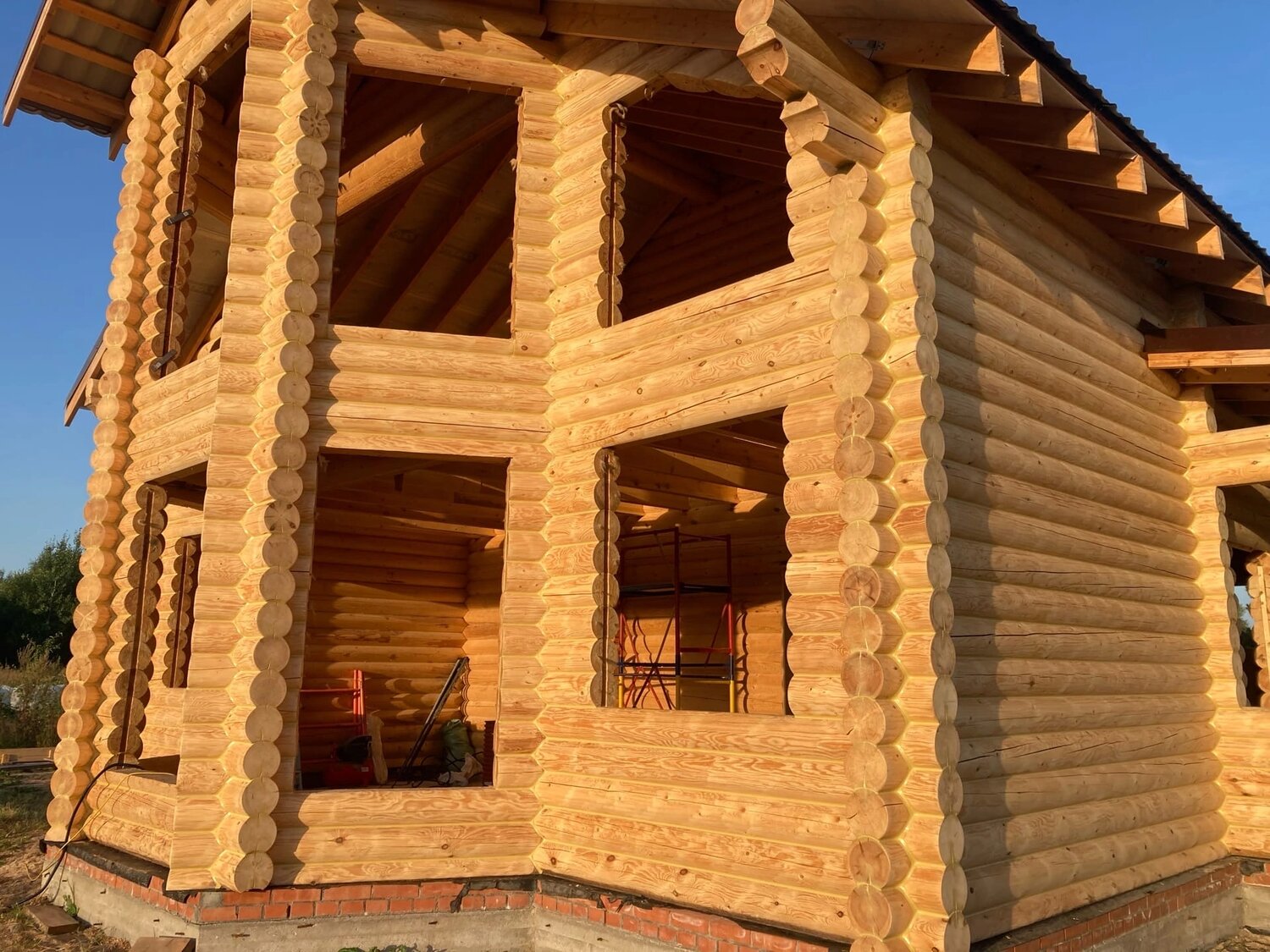 Строительство сруба из бревна