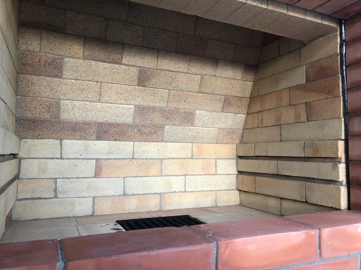 кирпич для печей, барбекю из облицовочного кирпича, барбекю из шамотного кирпича, кирпич для печи, кладка барбекю из кирпича