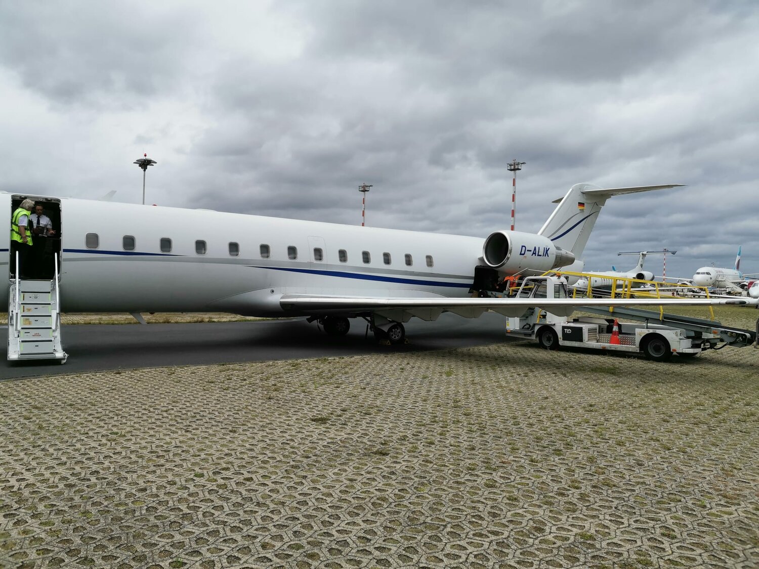 bombardier challenger 350, bombardier global 7500, bombardier challenger 600, bombardier global 6500, bombardier global 5000