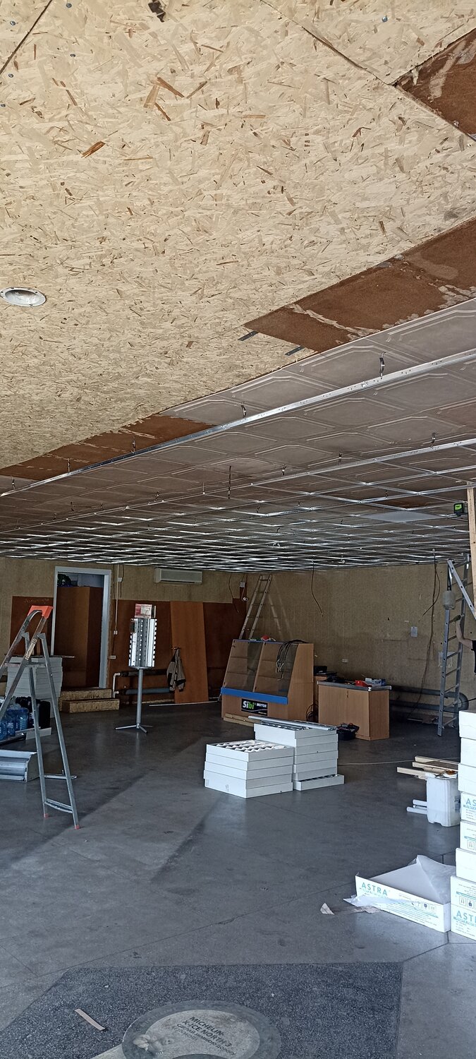 потолок осб, потолок из осб плит, потолки обшитые фанерой в частном доме, потолок из осб, утепление потолка