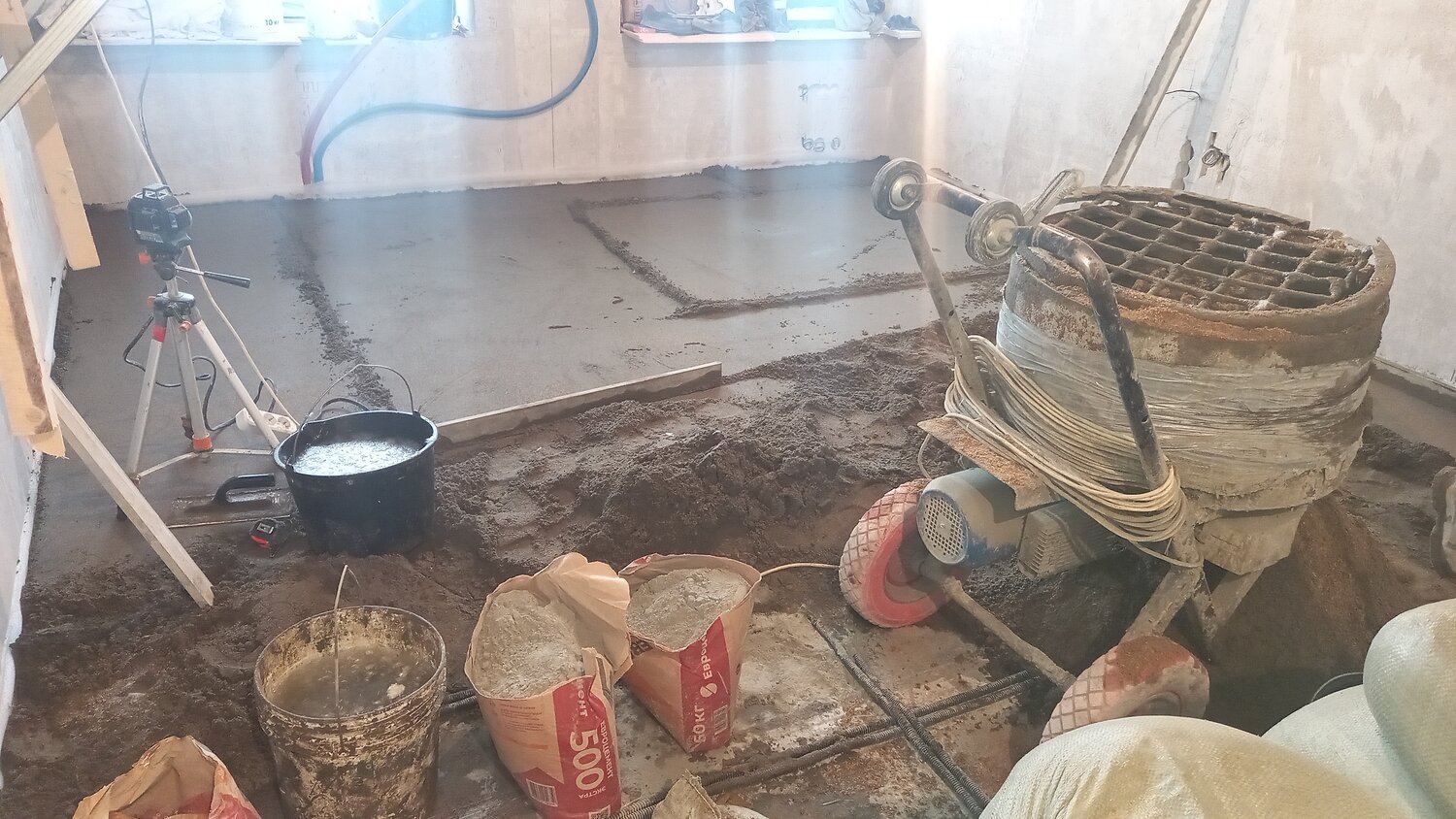 полуручка для стяжки, стяжка пола, полусухая стяжка пола, механизированная стяжка пола, полусухая стяжка