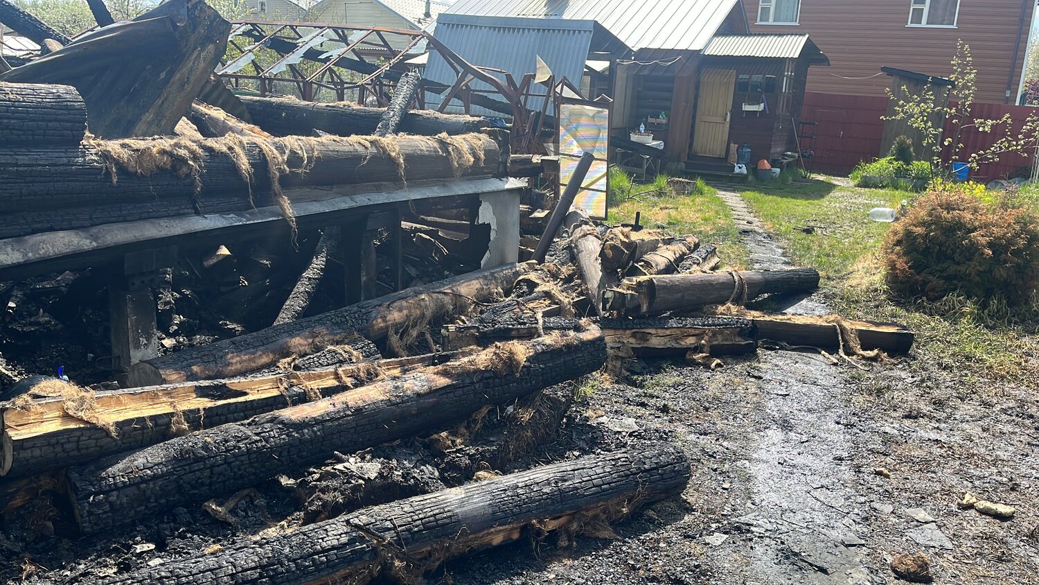 пожар в деревне, сгоревший дом, пожар в частном доме, пожар в деревенском доме, березняки сгорел дом