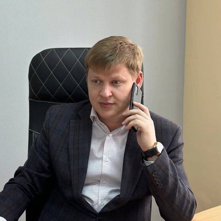 Юрий Михайлович В.