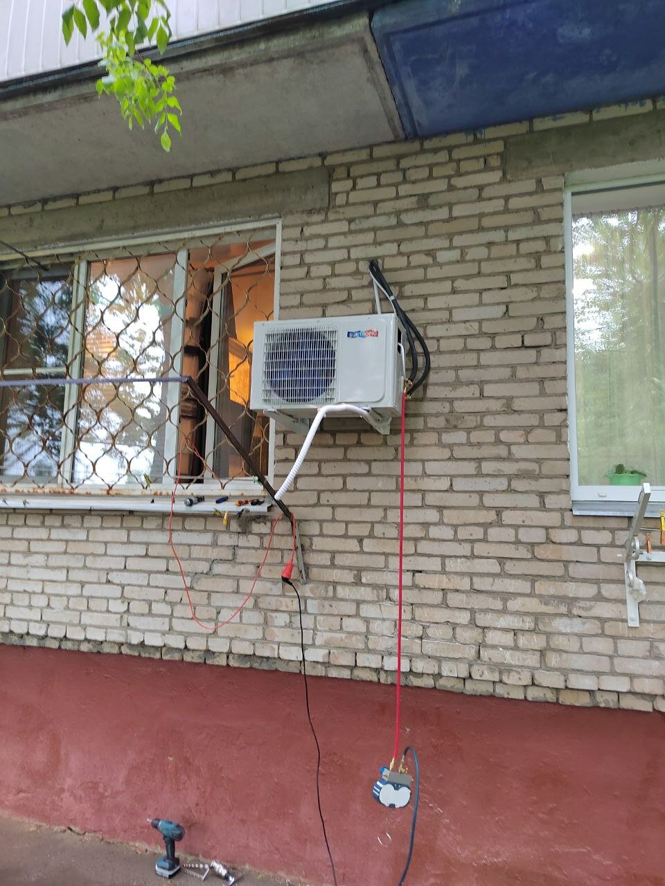 кондиционеры сплит системы, кондиционер, установленный кондиционер, наружный блок кондиционера, кондиционер сплит