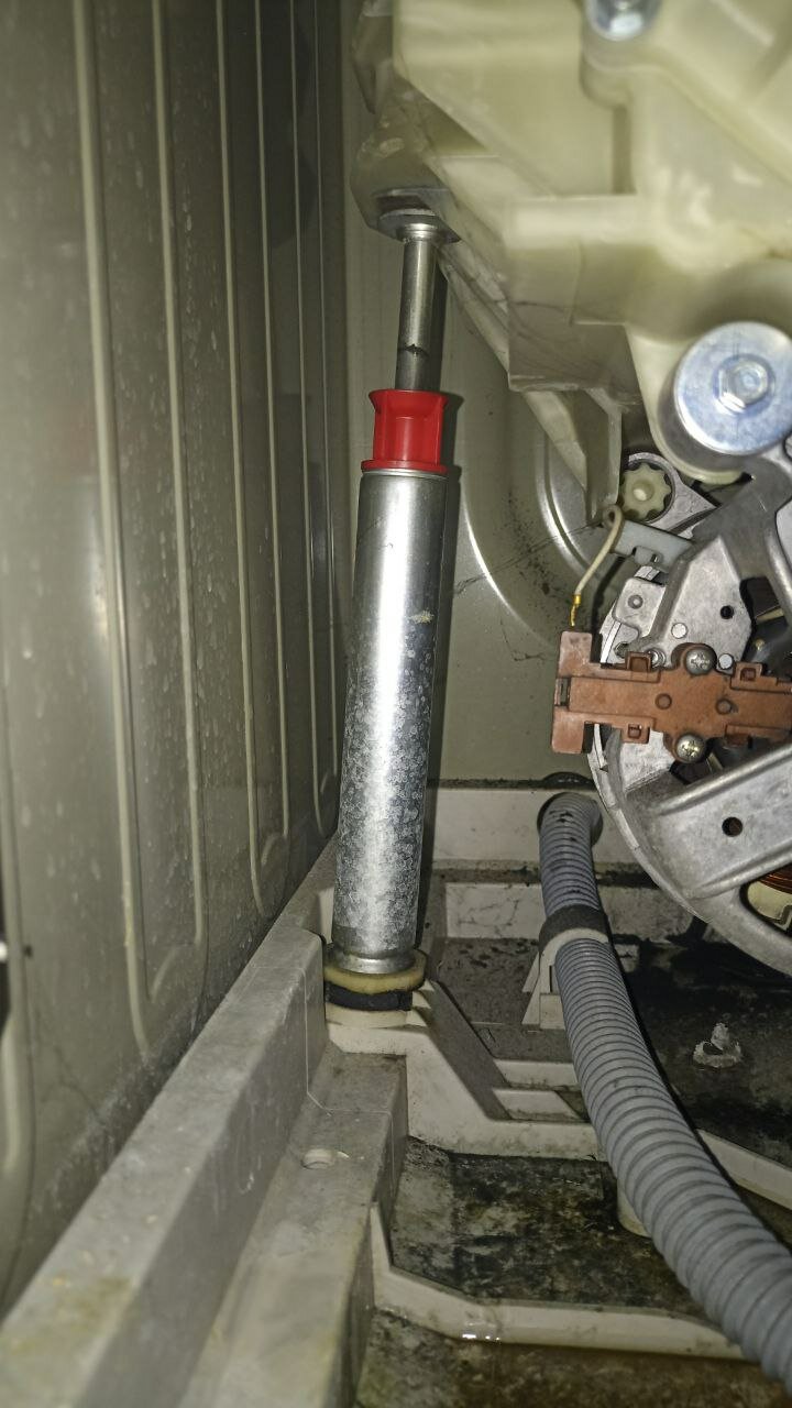 амортизатор стиральной машины f14b3pds7, амортизатор стиральной машины 8125, амортизатор стиральной машины, стиральная машина с вертикальной загрузкой, крепление амортизатора стиральной машины бош