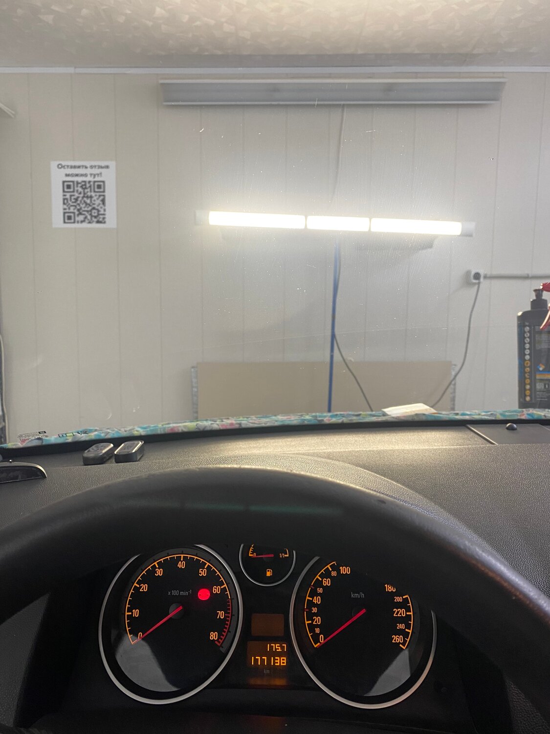 авто, стекло автомобиля, корректировка пробега opel astra j, автостекло, parking light опель астра н