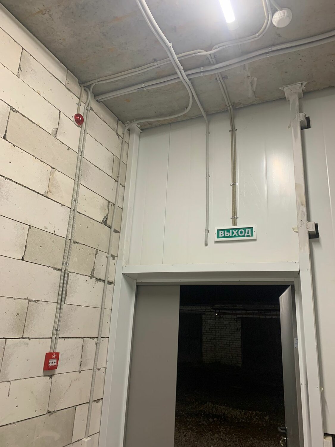 помещение, помещение свободного назначения, аренда помещения, эвакуационный выход, помещение 120 кв.м под завод