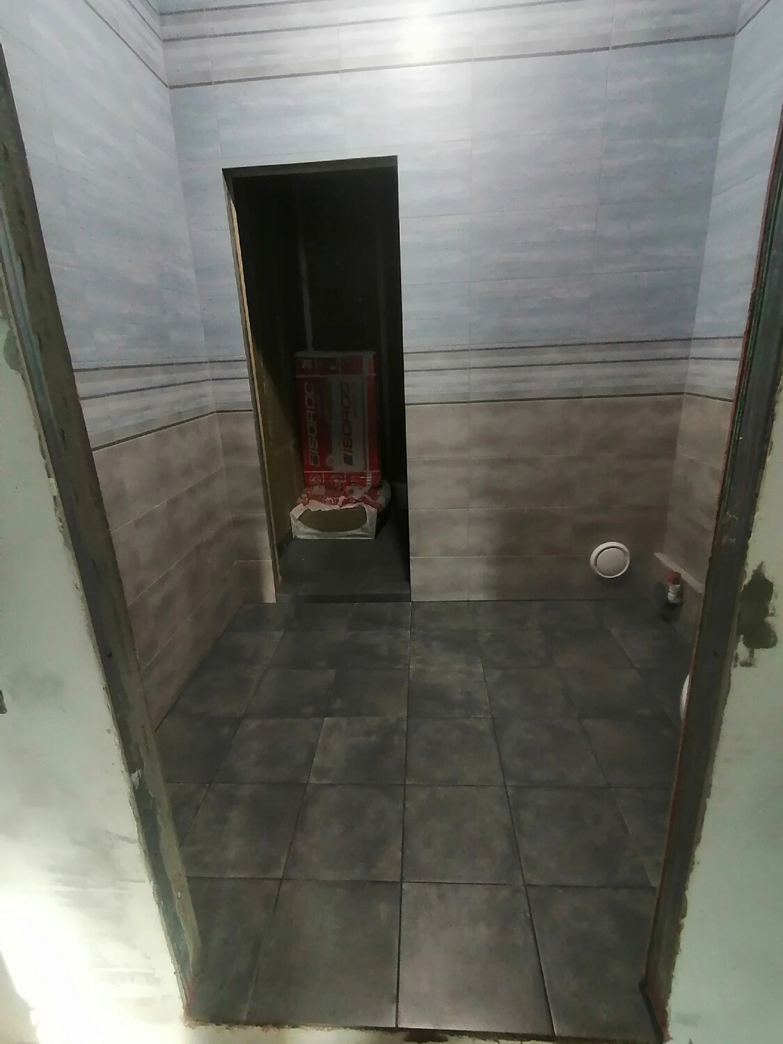 кафель, душевая без поддона, ванная комната, укладка кафеля, душевой трап