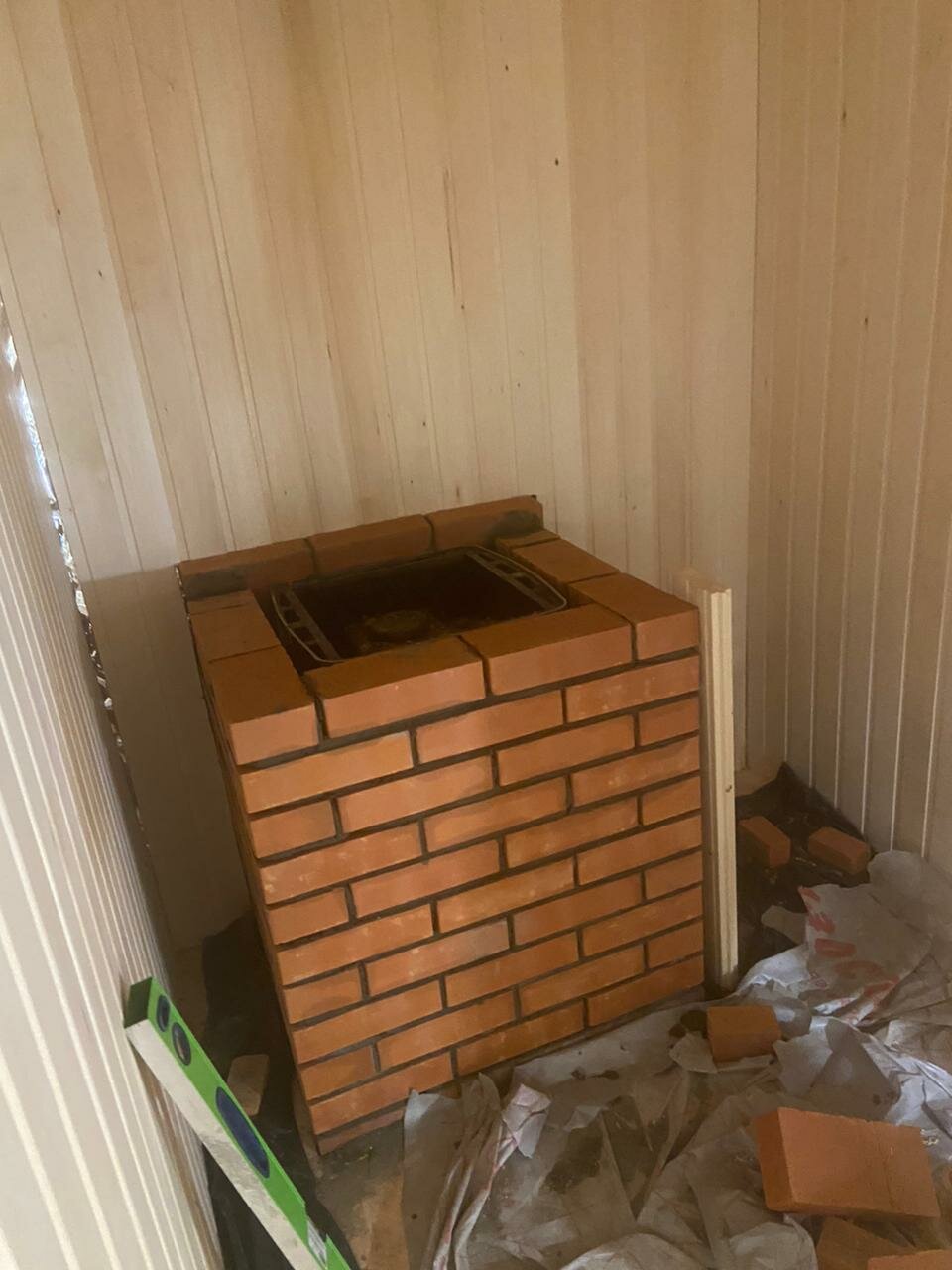 печь банная из кирпича, обложить печь кирпичом, кирпичная печка для бани, обложить железную печь кирпичом в доме, кирпичная печь для бани с закрытой каменкой