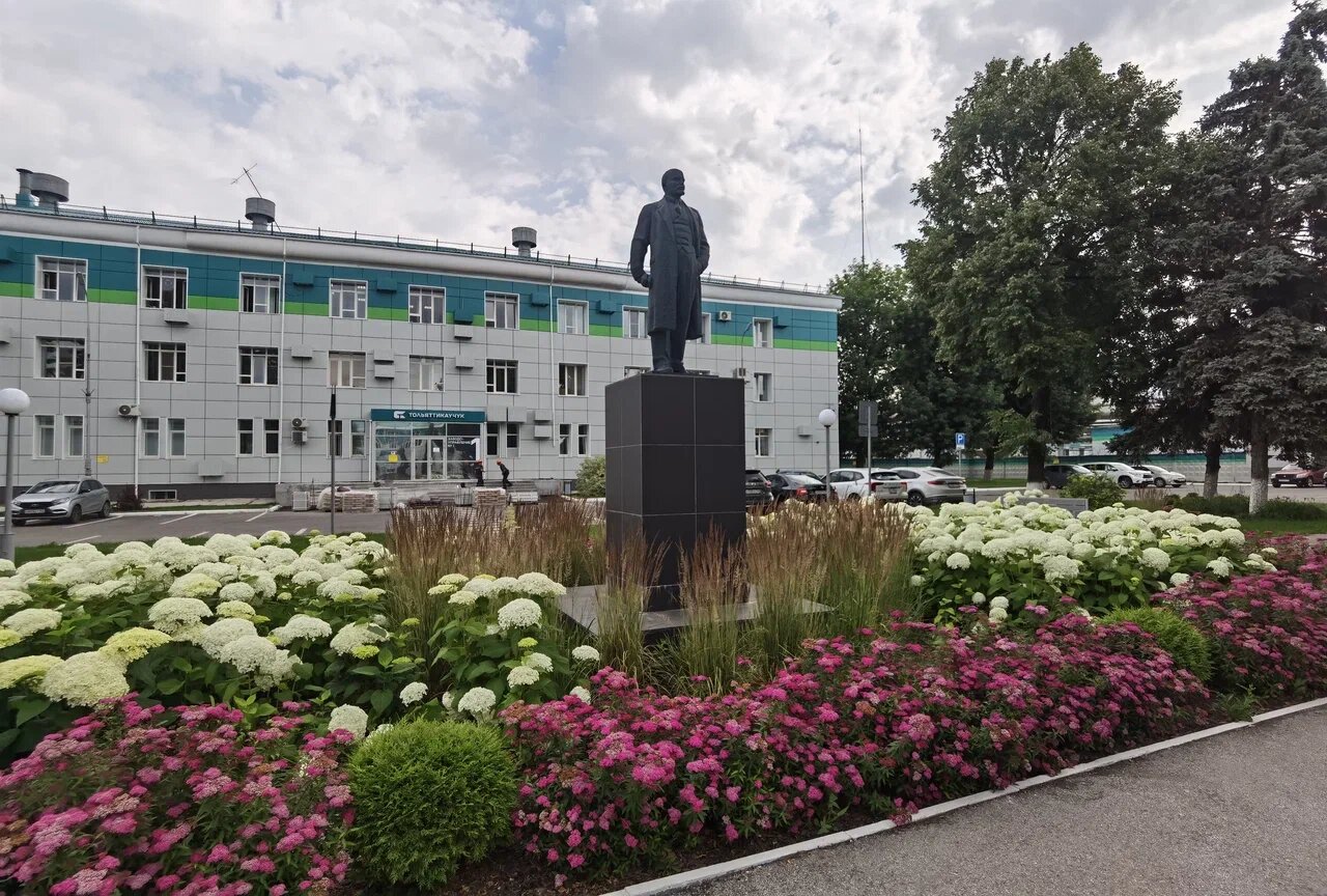 памятник имени ленина в шатуре, памятник ленину в тольятти, воронеж памятник кирову, достопримечательности, памятник лаврентьеву в академгородке
