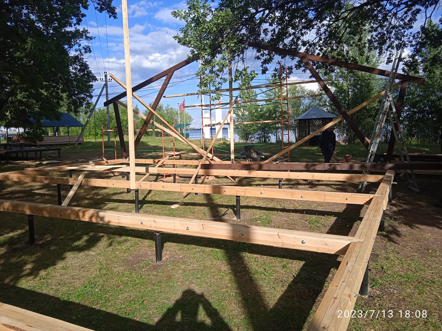 каркасный дом на сваях, верхняя обвязка в каркасном доме, каркасный дом, строим каркасный дом, строительство каркасных домов