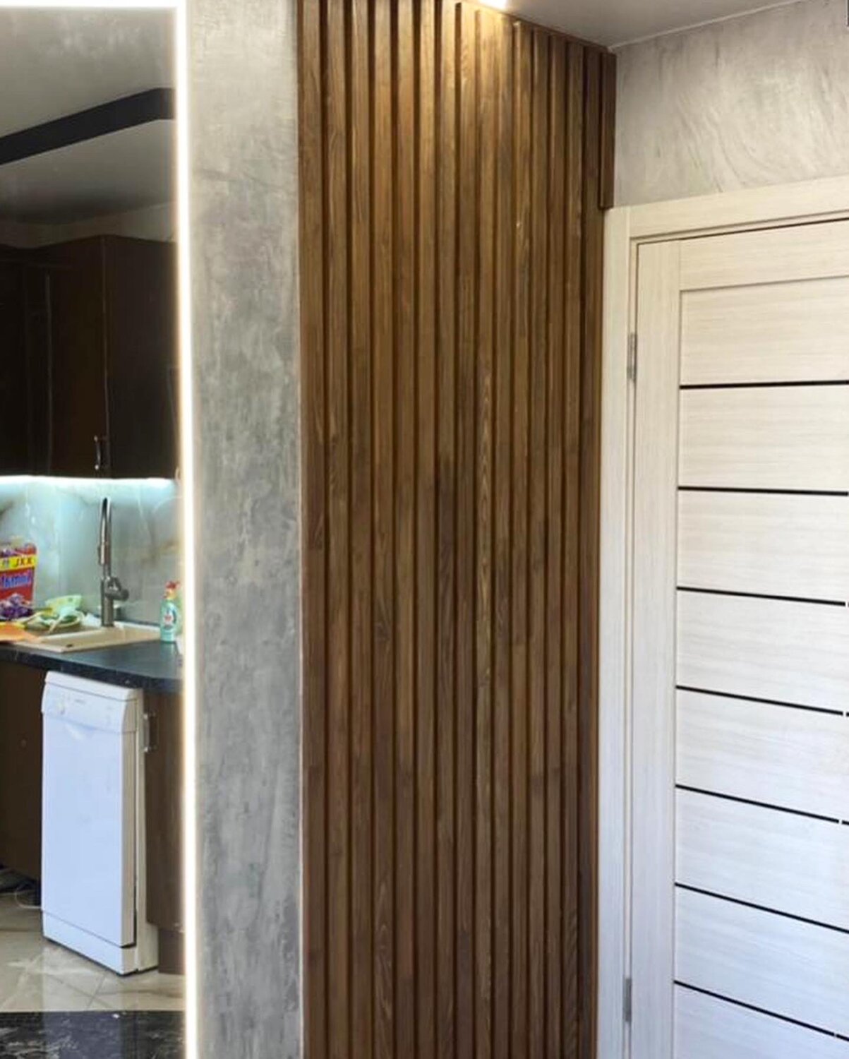 декор из реек на стену, декор рейками, декор стены рейками, мдф панель "вертикальные рейки" h2530, декоративная стена