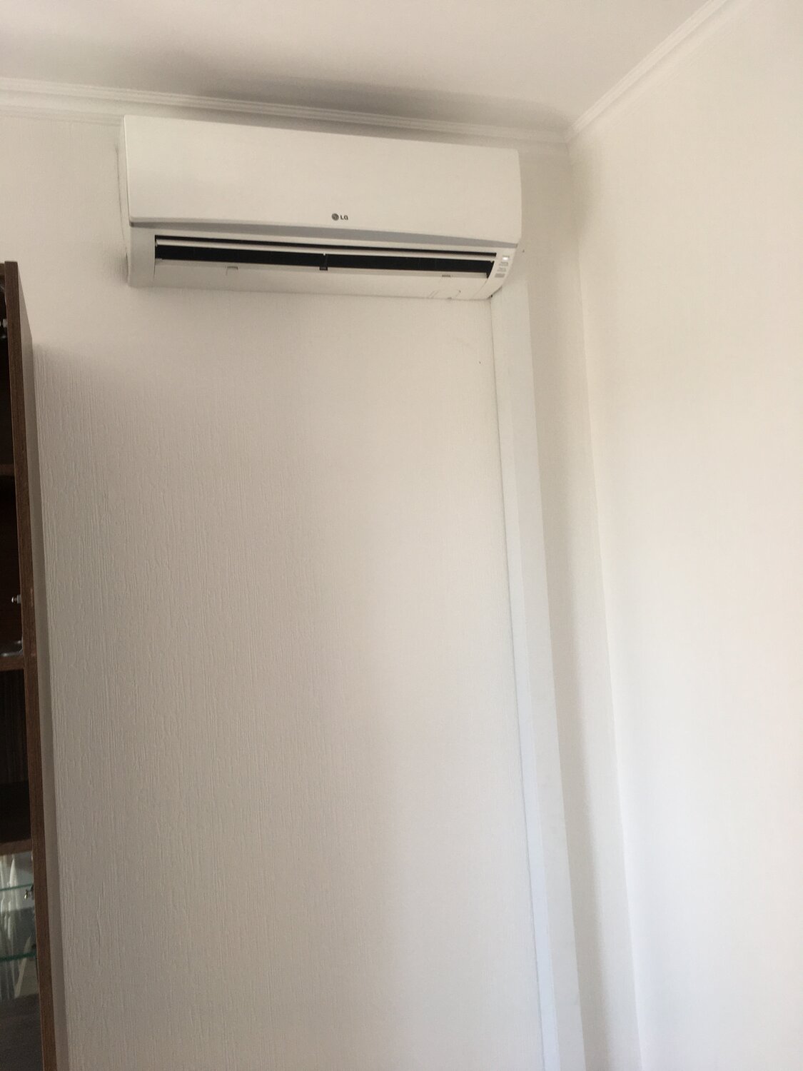 кондиционер, кондиционер комфи, установленный кондиционер, кондиционер бытовой, кондиционер сплит