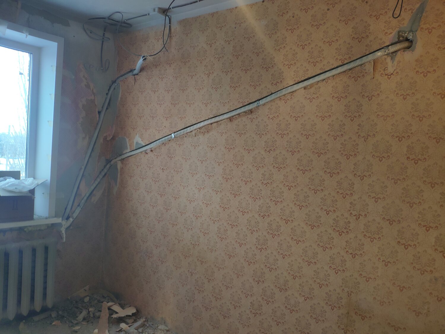 проводка в панельном доме, штробление стен для кондиционера, электропроводка в панельном доме, монтаж электропроводки, штробление стен под проводку