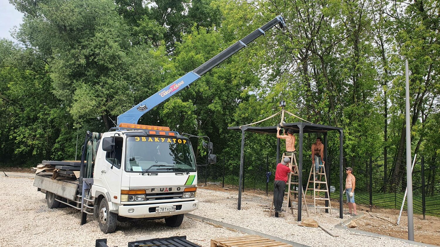 кран манипулятор, хино манипулятор длинна 6.2м, манипулятор 3 тонны, грузовик с манипулятором, манипулятор эвакуатор