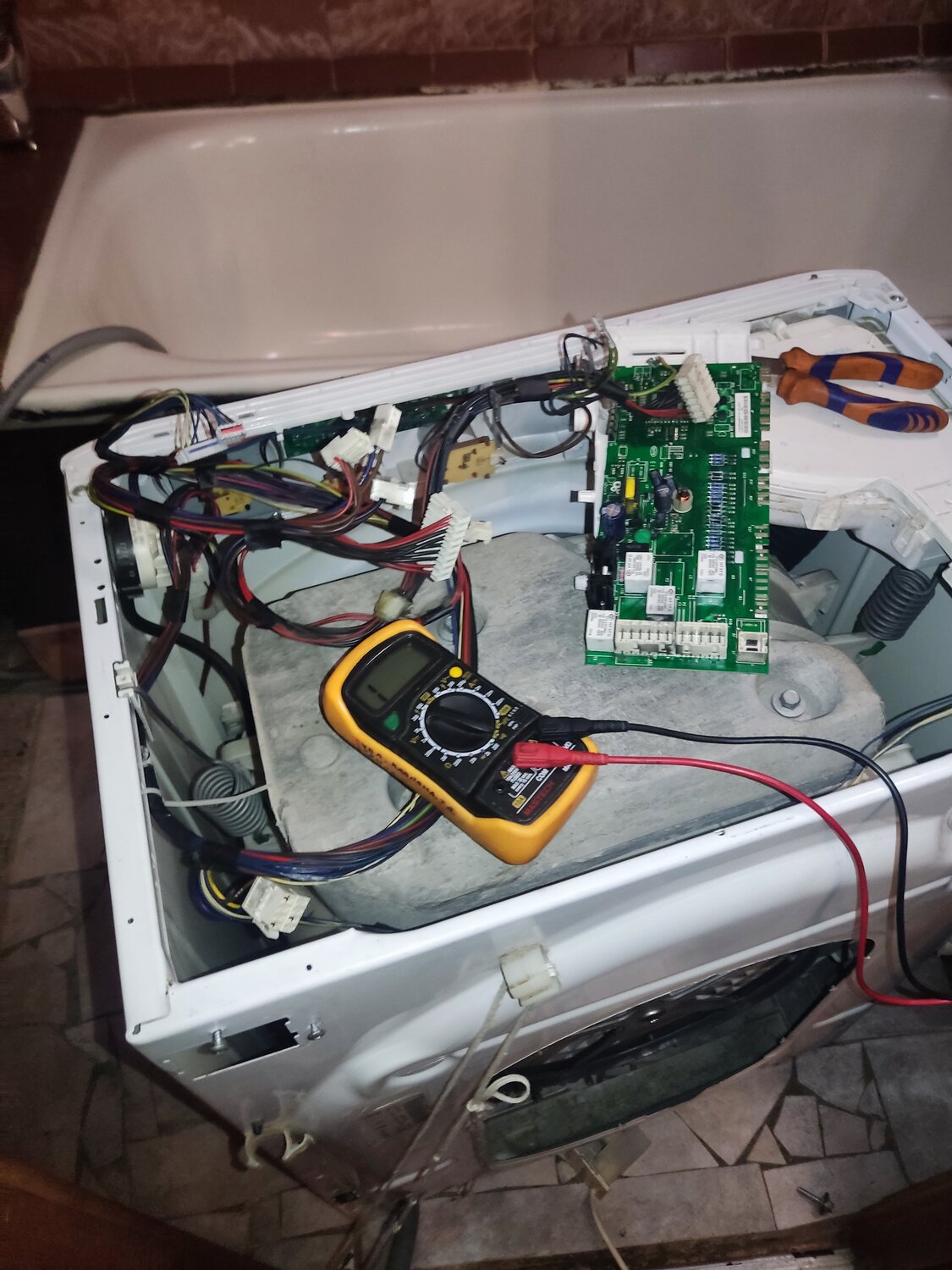 стиральная машинка разобранная indesit 2006, модуль стиральной машины, плата управления стиральной машины, плата стиральной машины, бытовая техника