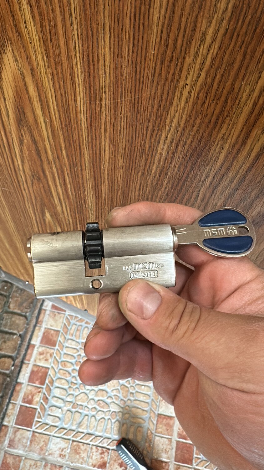 личинка для замка, цилиндровый механизм mul-t-lock classic, личинки для дверных замков, цилиндровый механизм личинка замка, личинка для замка с вертушкой с двух сторон