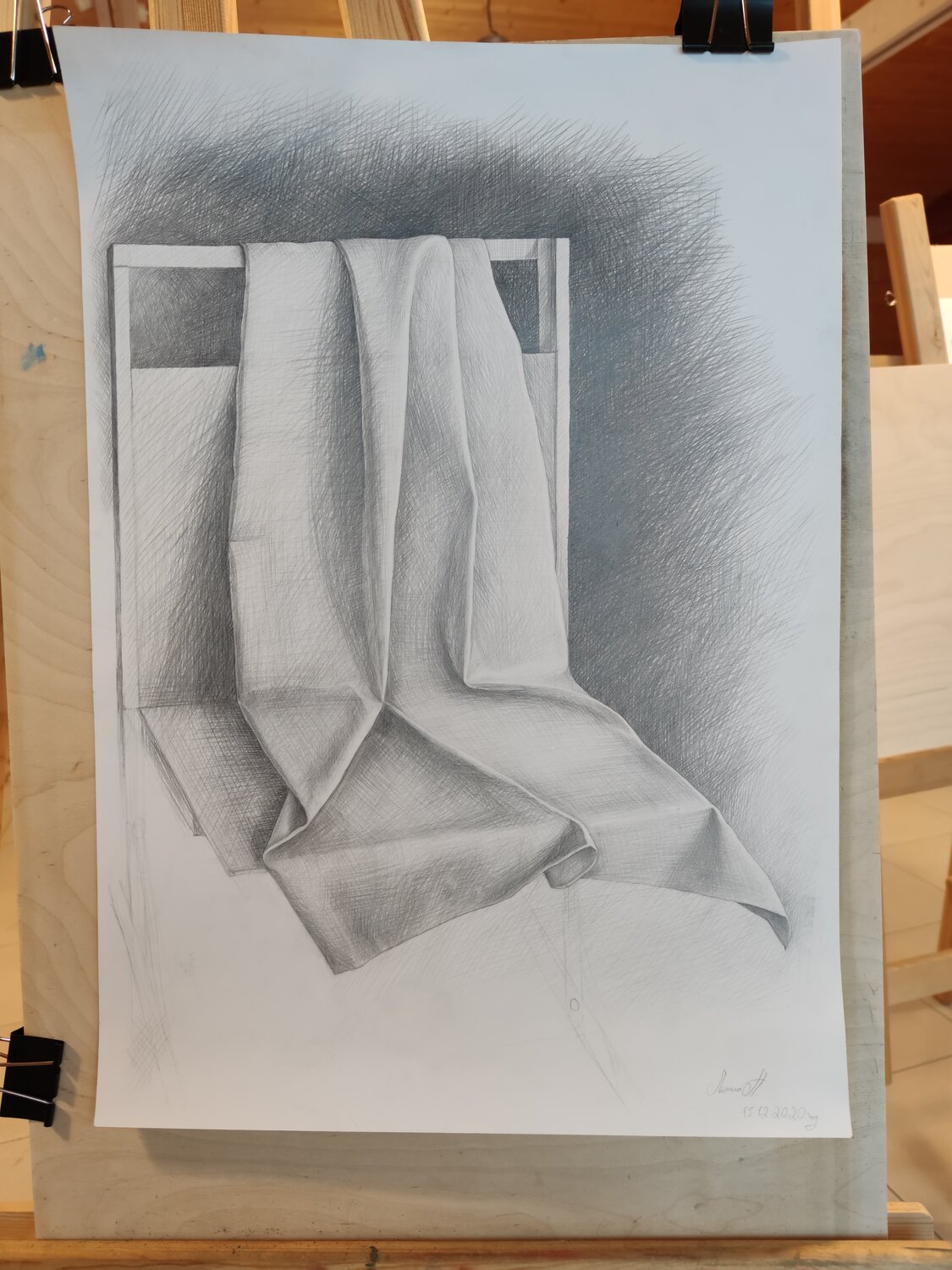 рисунок, драпировка карандашом, академический рисунок, белая драпировка карандашом, этапы рисования драпировки карандашом