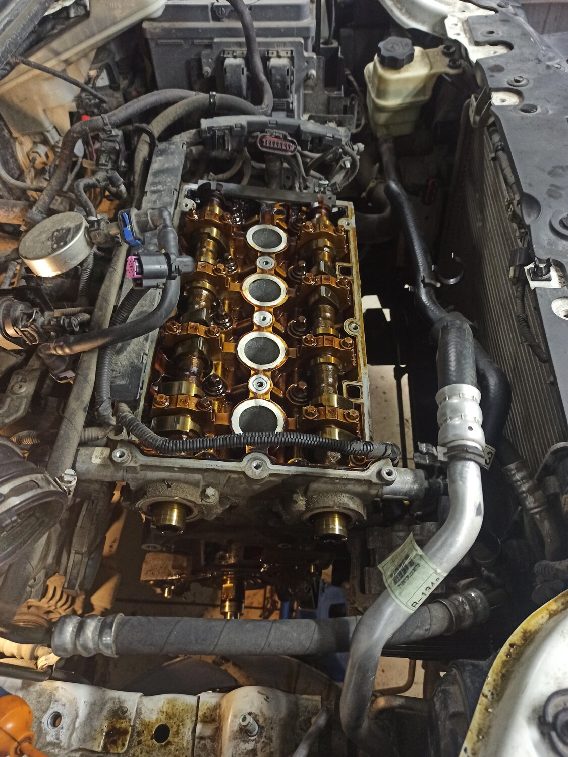 распредвал на опель астра 1.6, клапанная крышка, клапанная крышка 1,8 на opel vectra c, распредвал опель астра 16, замена прокладки клапанной крышки