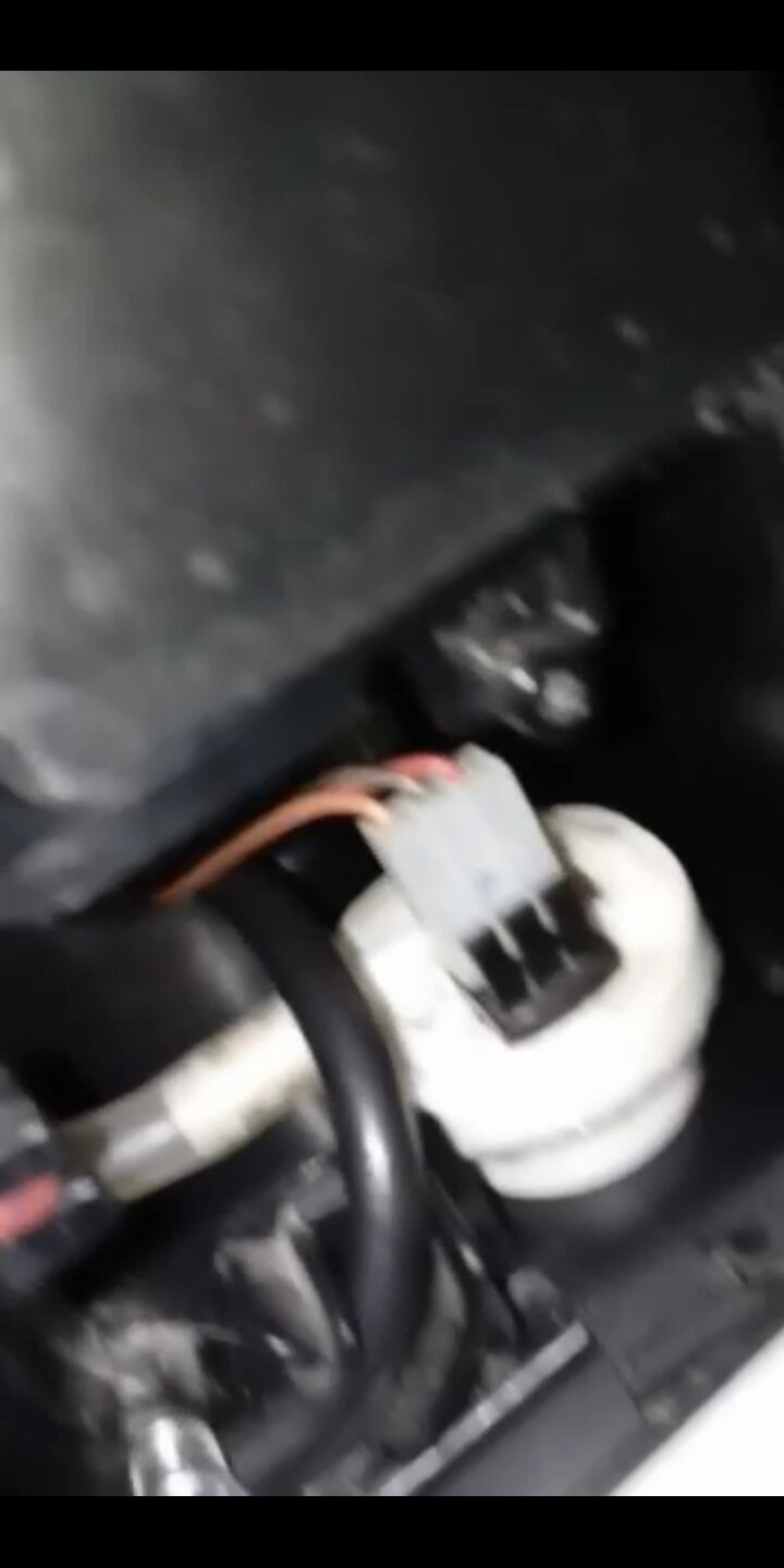 лампа ближний свет бмв х5 е53, фара приора, f14d4 датчик давления масла, корректор фар бмв е90, реле топливного насоса 2114