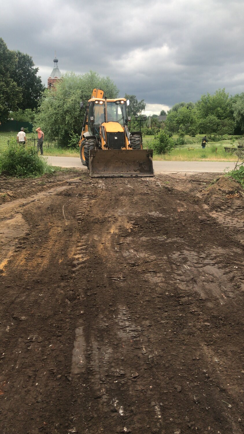 сельская дорога, строительство дорог, дорога, разравнивание грунта jcb 3cx, экскаватор погрузчик jcb 3 cx