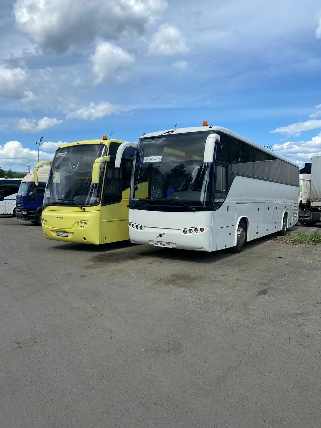 автобус, туристический автобус, интерьер автобуса mercedes benz tourismo rhd 2022, автобус mercedes benz, пассажирский автобус