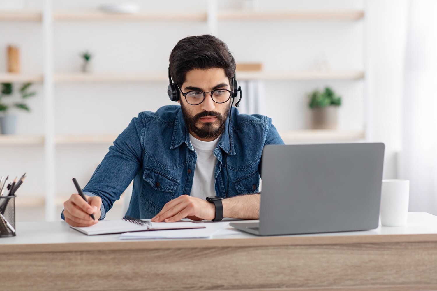 экран, бангалор, demo-project-manager-master, istockphoto, миллениалы