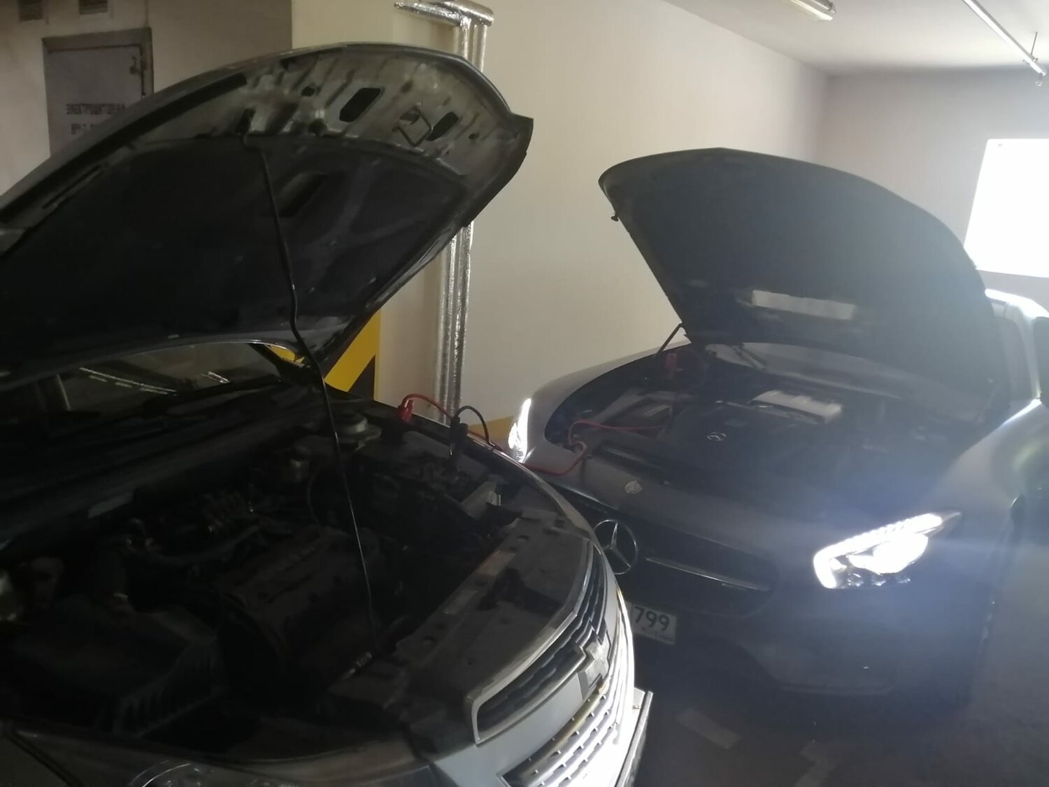 упоры капота форд мондео 4, kia ceed 2010 шумоизоляция капота, утеплитель капота mazda 3 mps, упор капота форд фокус 2, w212 упор капота рестайлинг