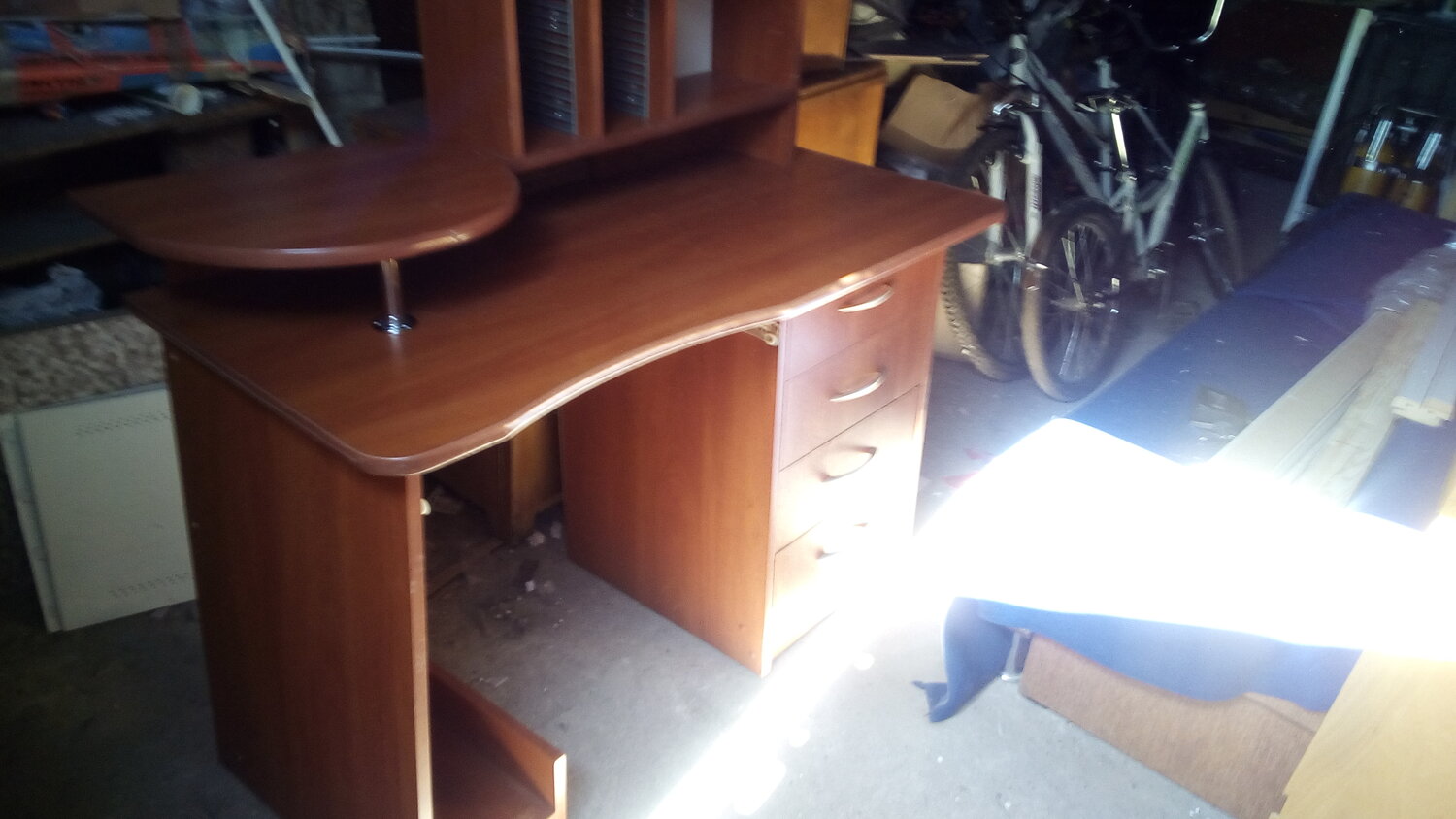 компьютерный стол, стол, компьютерный стол бу, угловой компьютерный стол, компьютерный стол задаром