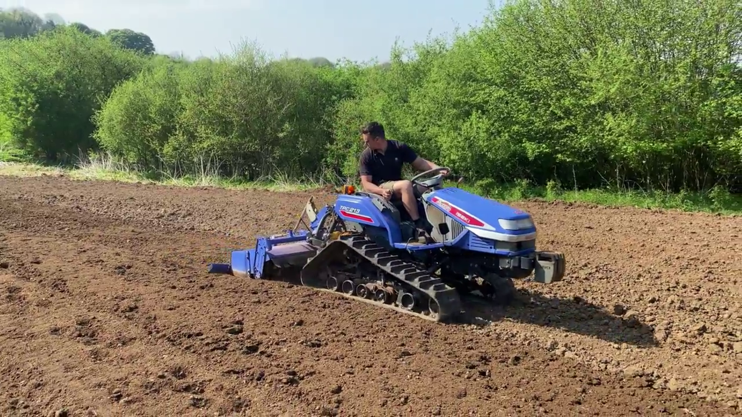гусеничный минитрактор пахота, вспашка мотоблоком, гусеничный мотоблок, мотоблочные гусеницы пг-1, вспашка