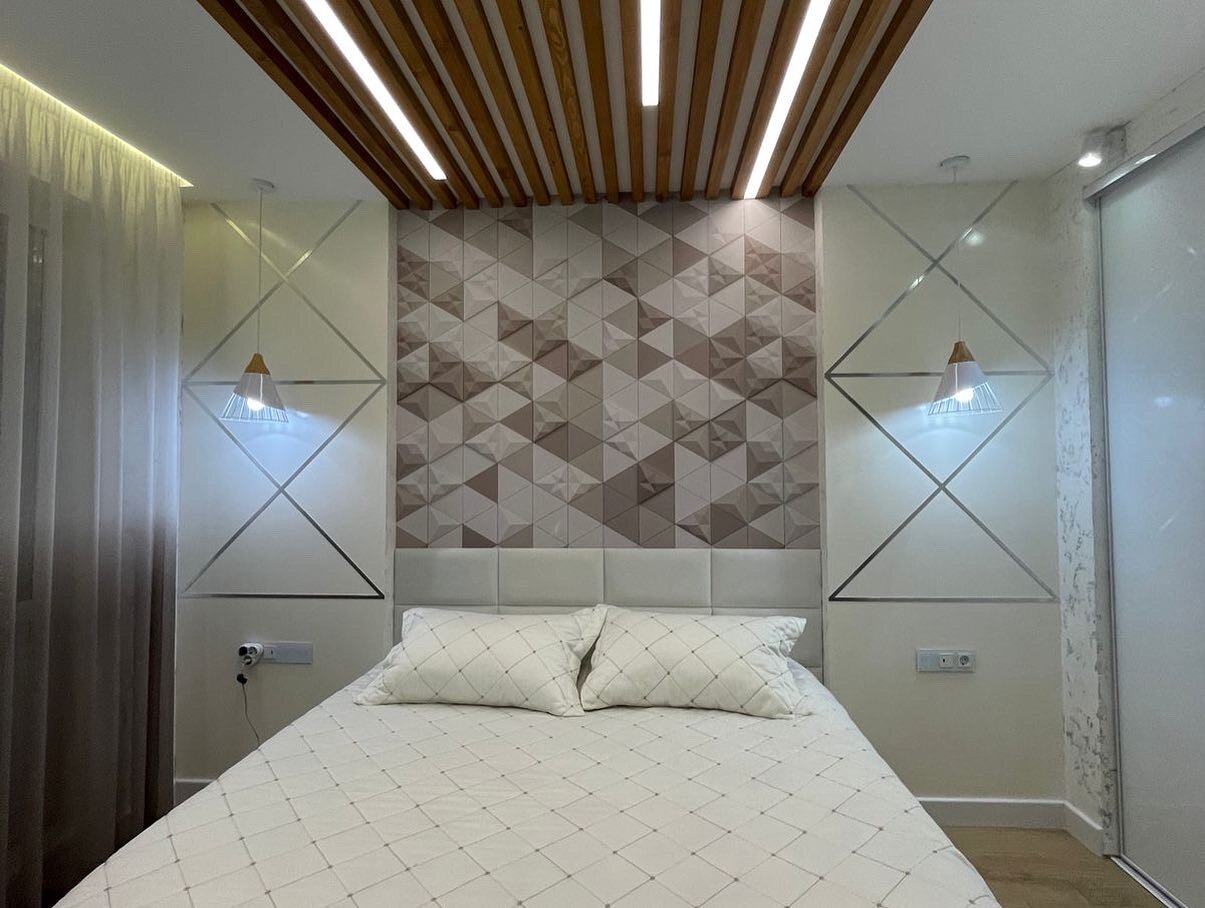 мягкая стеновая панель для спальни, мягкие стеновые панели для спальни, дизайн интерьера, зеркальная стена в спальне, интерьер спальни