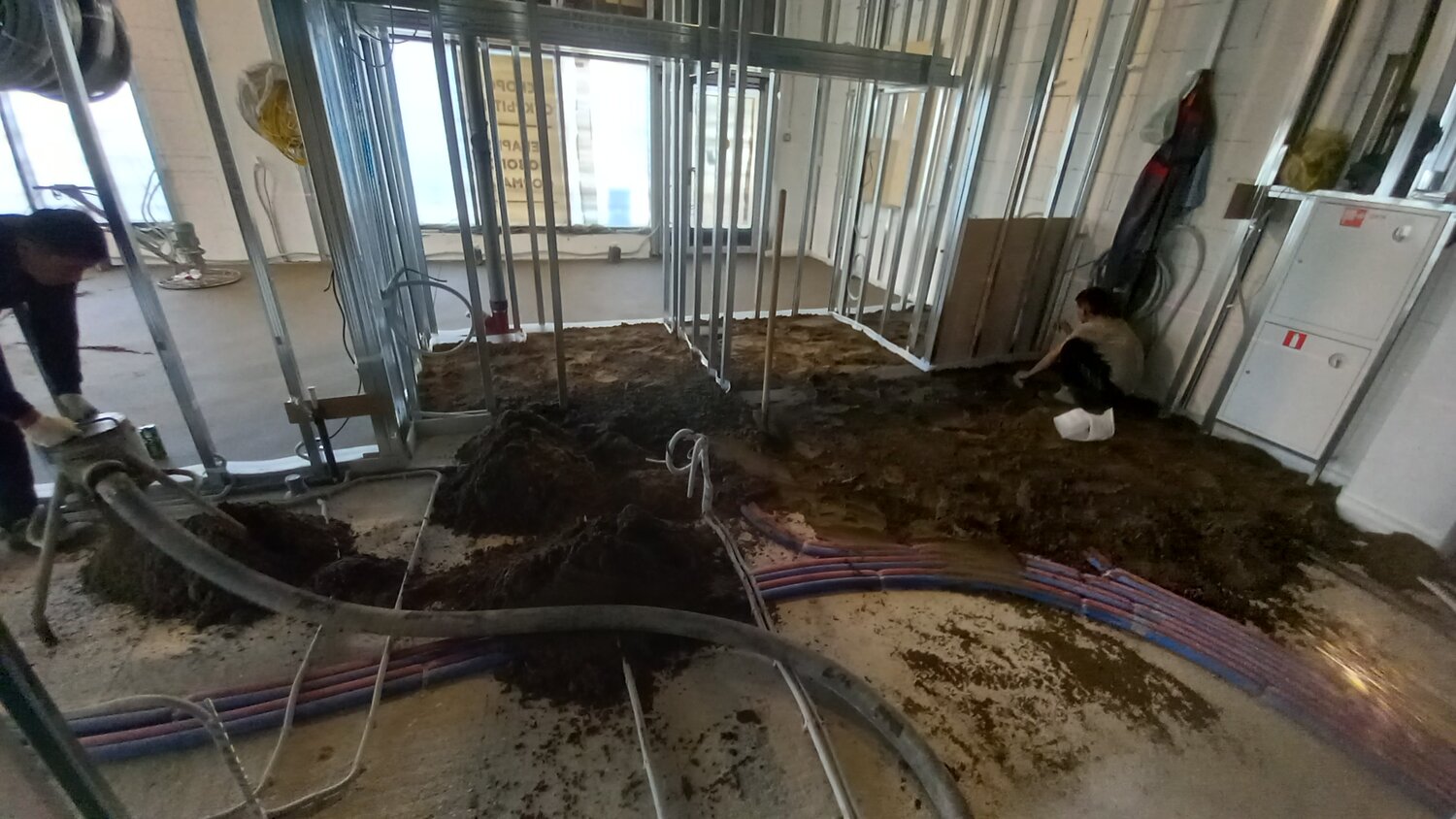 полусухая стяжка, стяжка пола, процесс механизированной стяжки пола, полусухая стяжка пола, механизированная стяжка пола