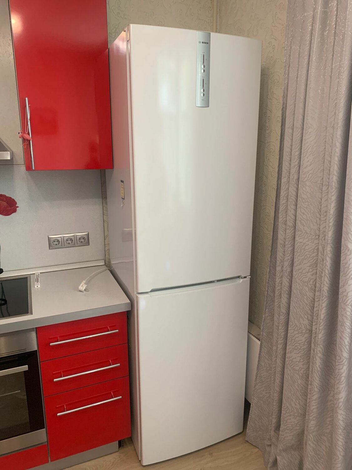 холодильник, холодильник бу, бытовая техника холодильник, двухкамерный холодильник, холодильник компактный