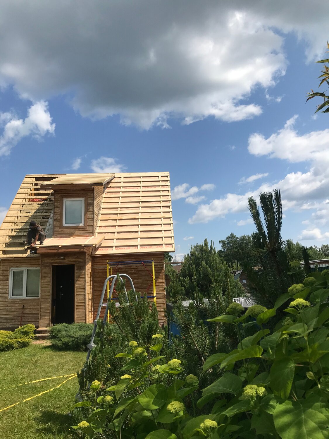 дачный дом, дом дача, дача, фронтон крыши, деревянный дом