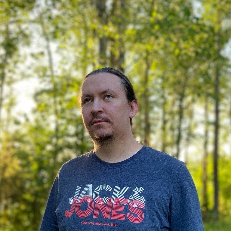 Антон Иванов