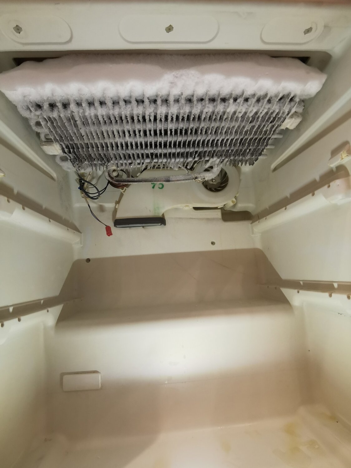 холодильник whirlpool wbm 246, холодильник ноу фрост, холодильник, морозилка аристон ноу фрост испаритель, холодильник индезит ноу фрост морозилка