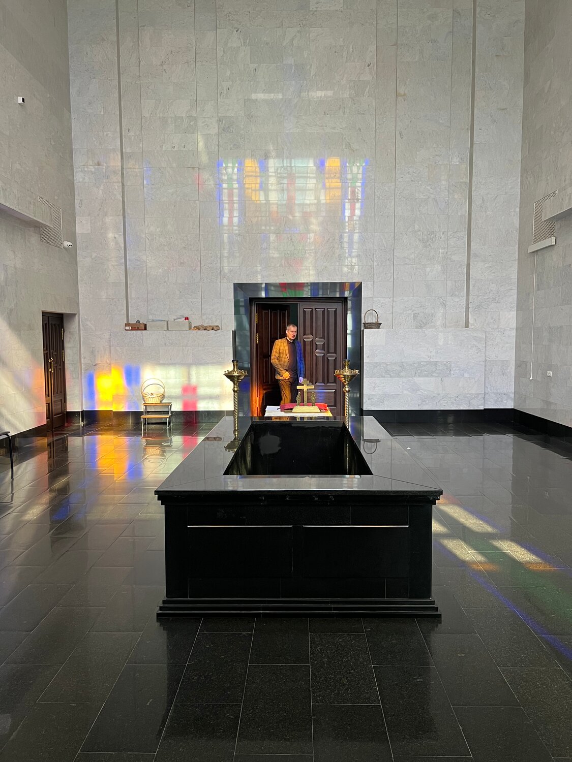 иллюстрация, ритуальный зал цкб маршала тимошенко 25, маршала тимошенко 25 ритуальный зал, ритуальный зал боткинской больницы, ритуальный зал