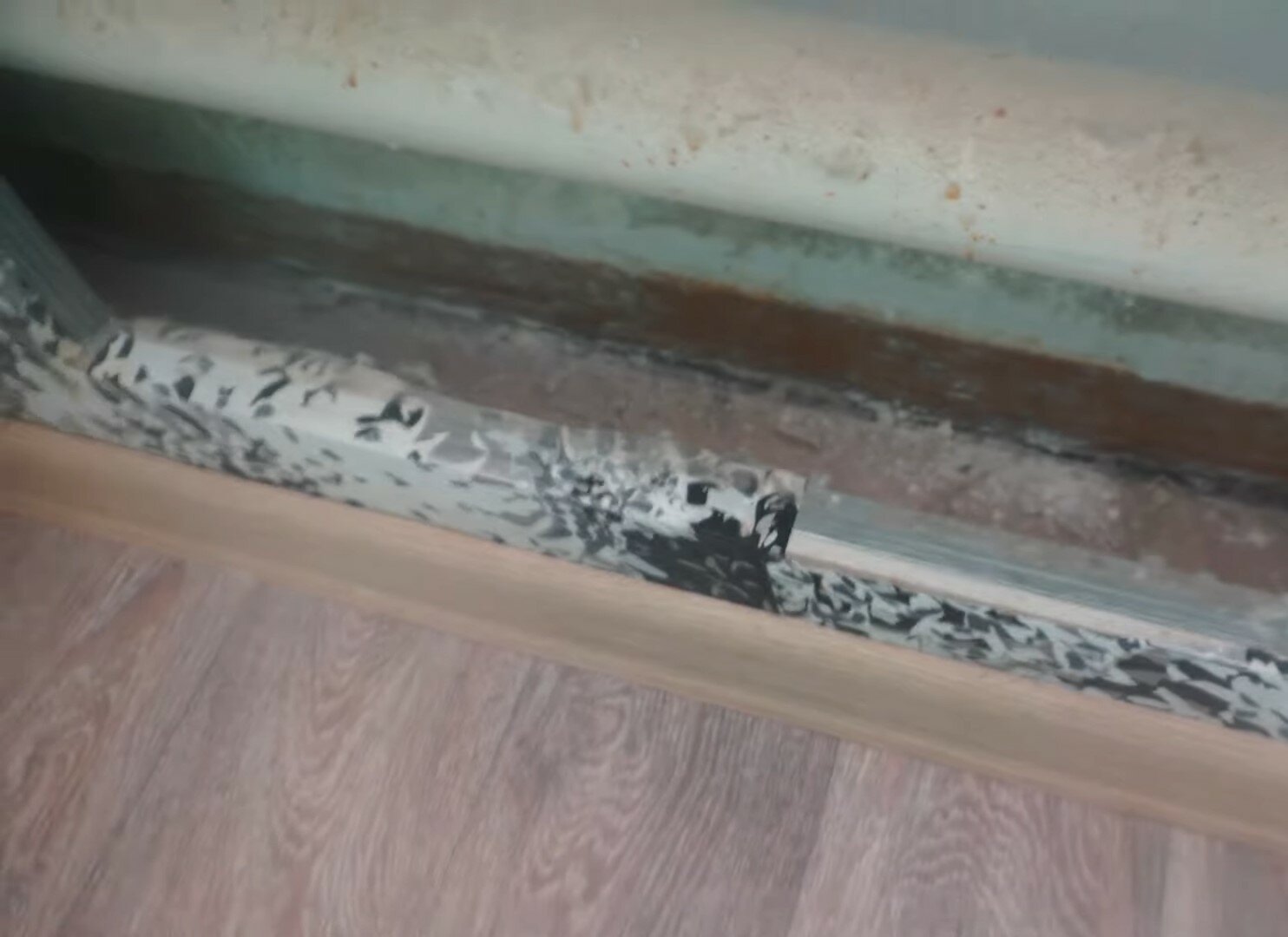 пороги, плинтус, покраска порогов, пластиковые пороги, плинтус узкий