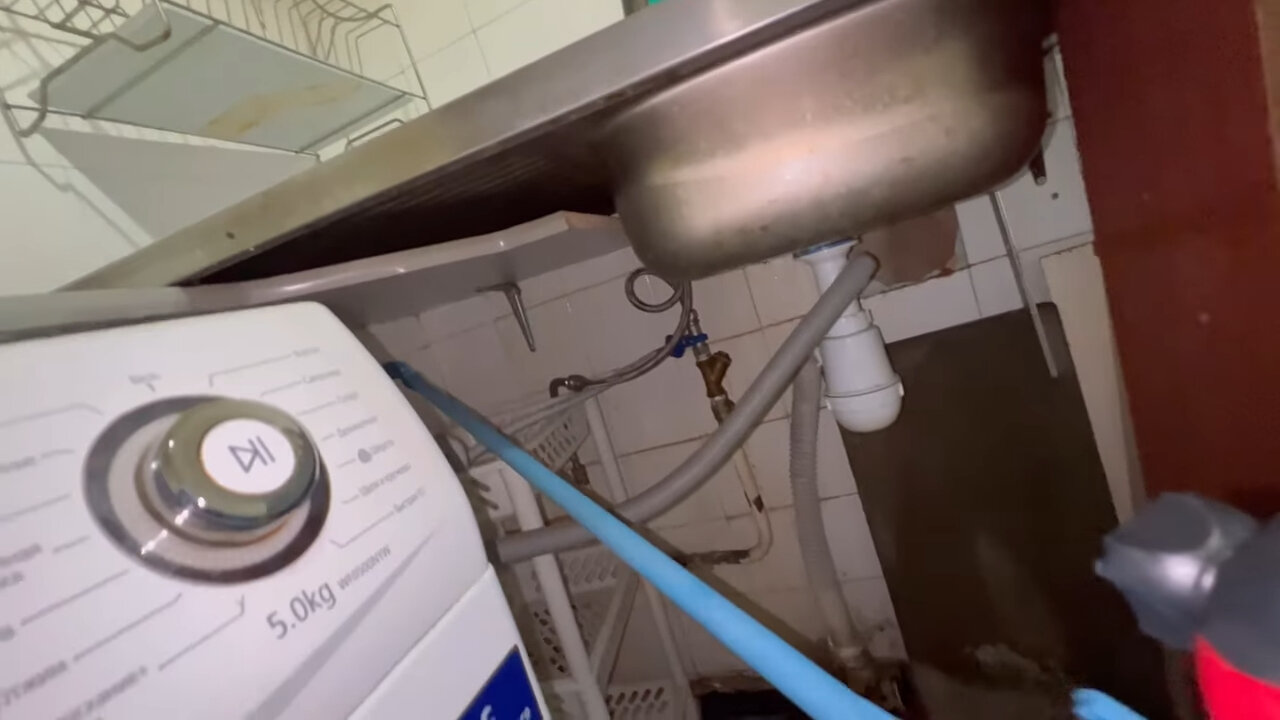 слив для подключения посудомоечной машины, подключение посудомоечной машины, подключение стиральной машины, слив посудомоечной машины, посудомойка под мойкой